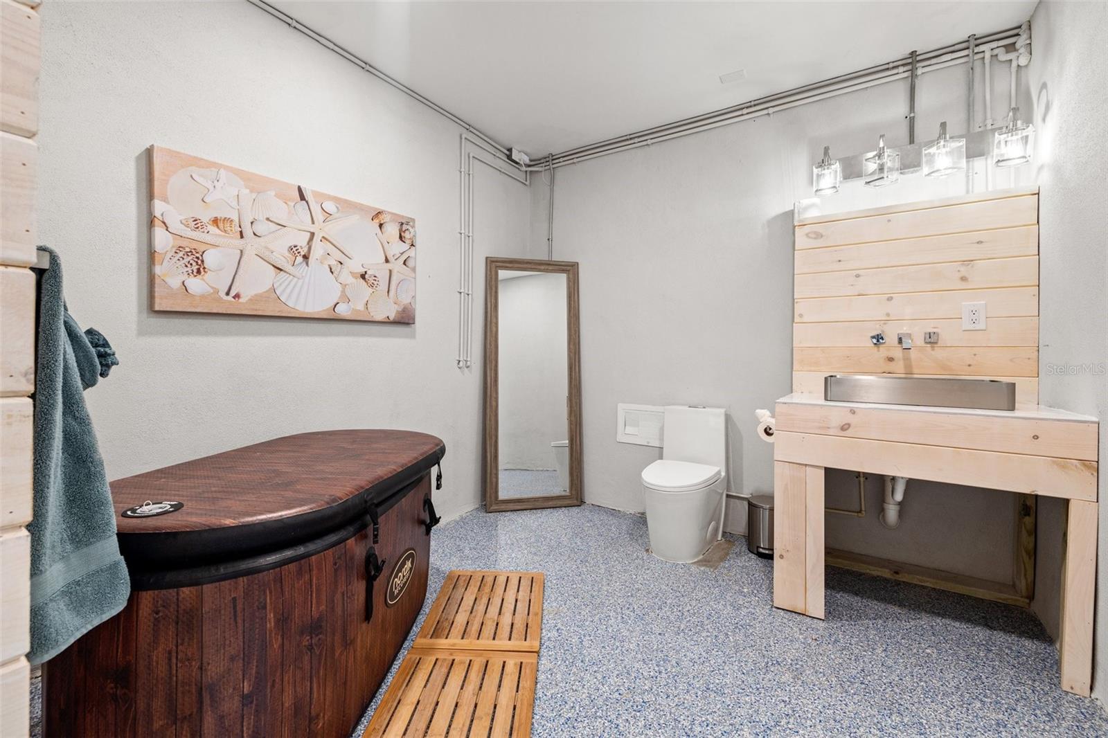 Common area spa