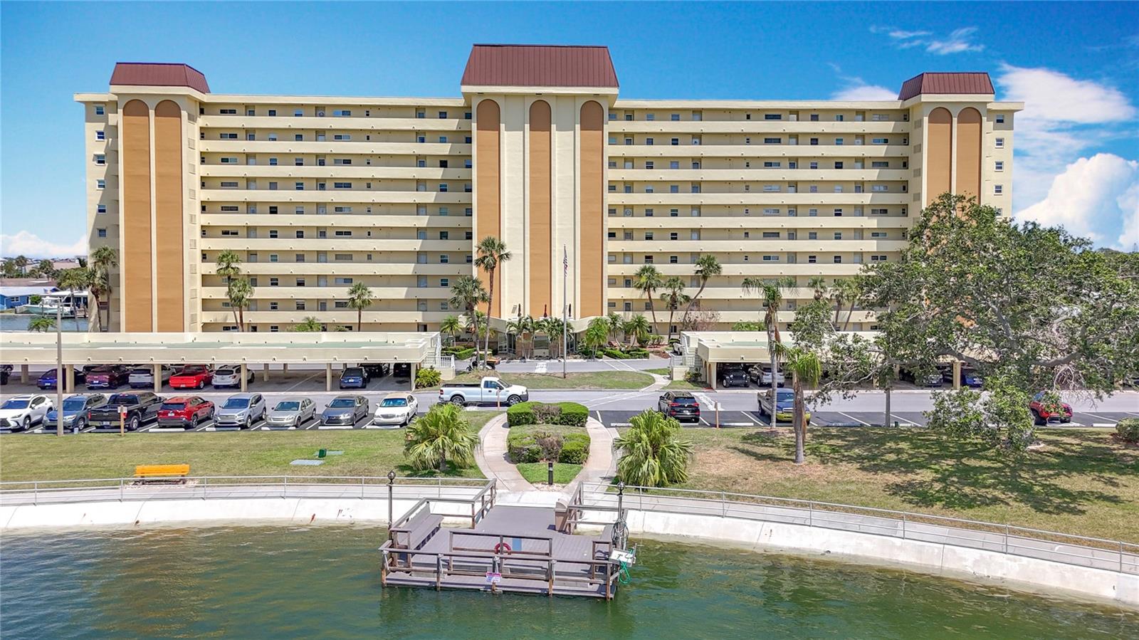 This picture shows the nice dock that you can sit and relax on which is located right in front of the Columbia building.
