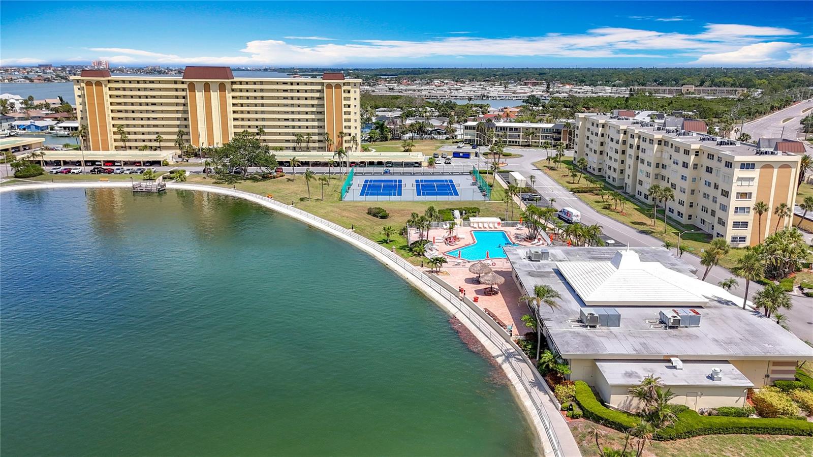 This aerial shows the Columbia building location in proximity to the clubhouse and pool