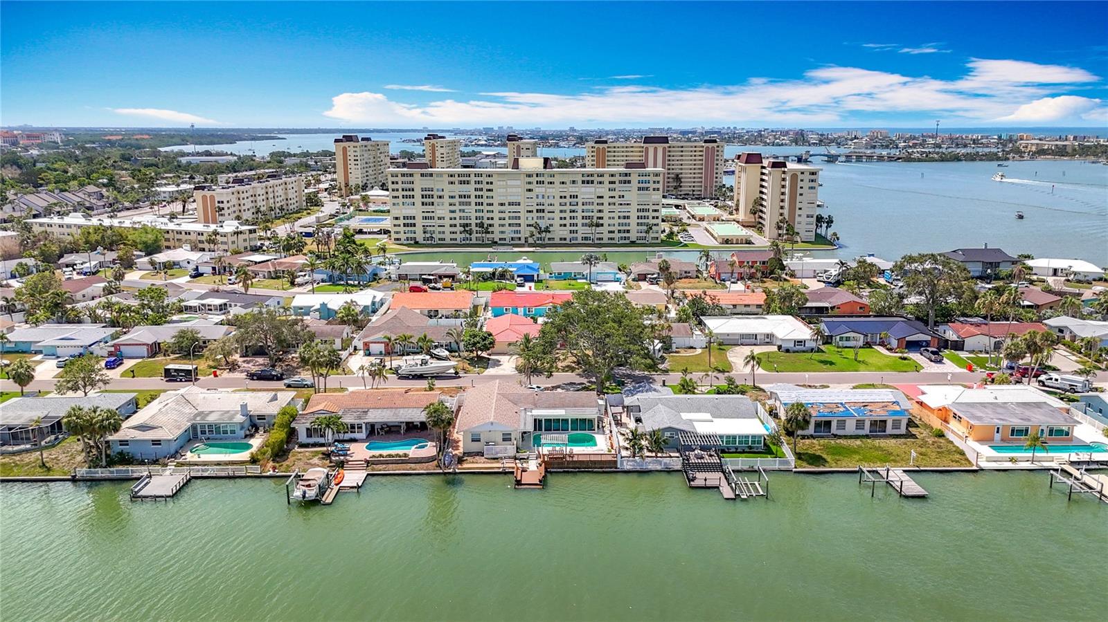 This is a drone view of the neighborhood behind the back of the Columbia building