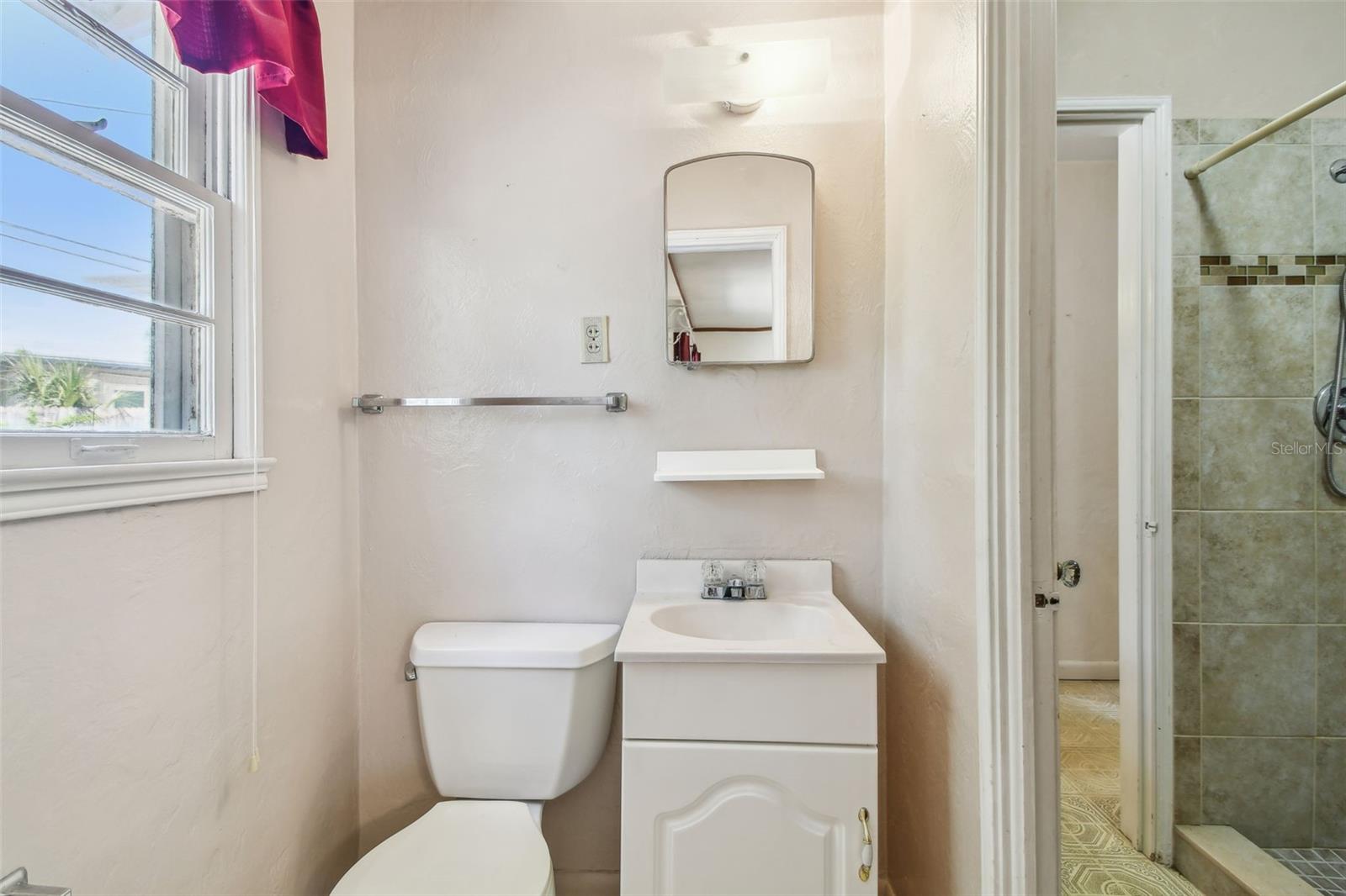 Jack and Jill bath