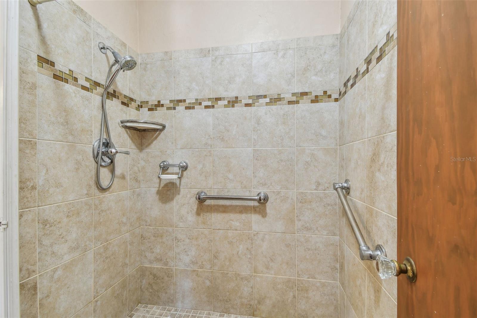 Jack and Jill bath