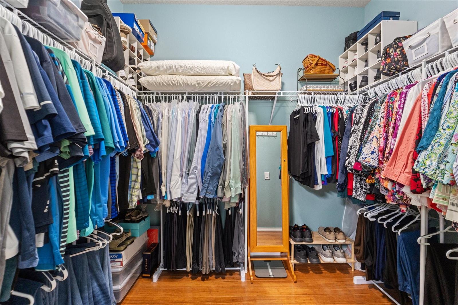 The "room sized" Walk-in Closet.