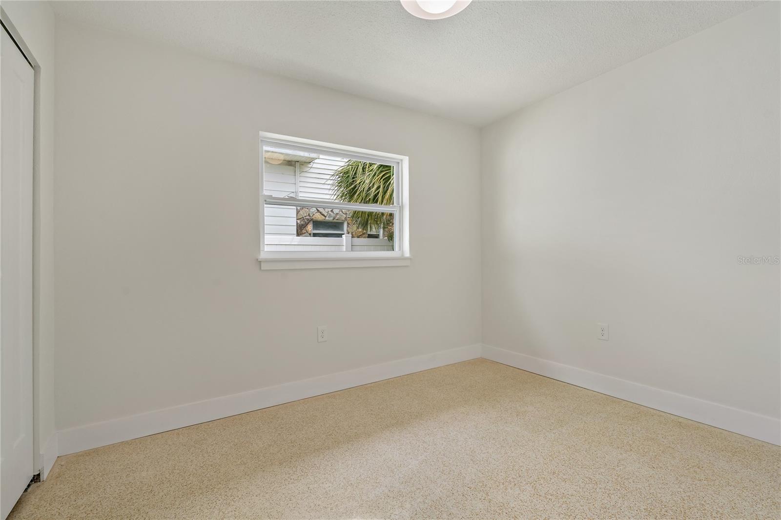 Middle bedroom