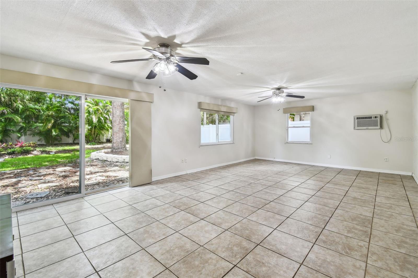 Huge bonus room