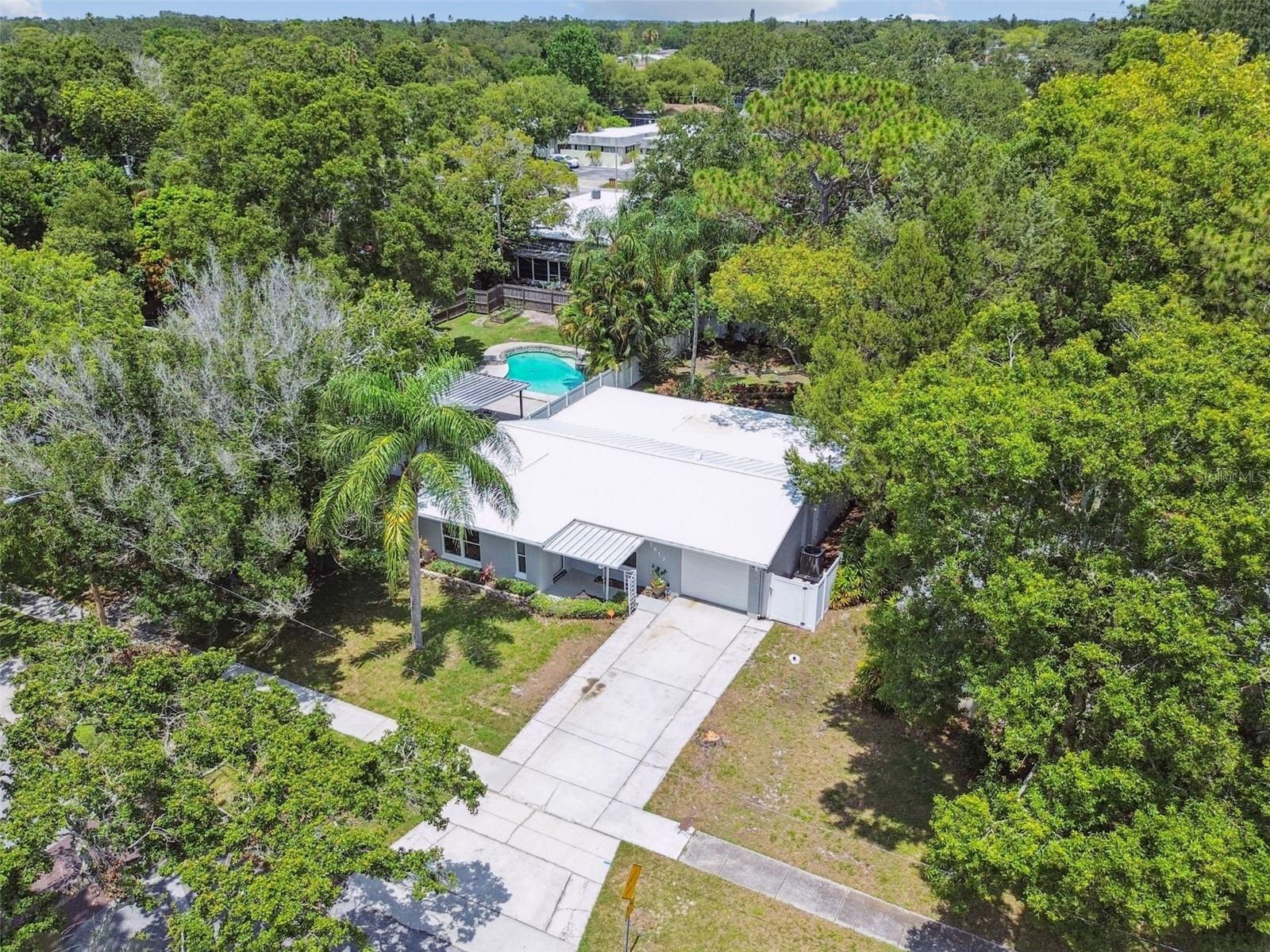 1817 West Drive