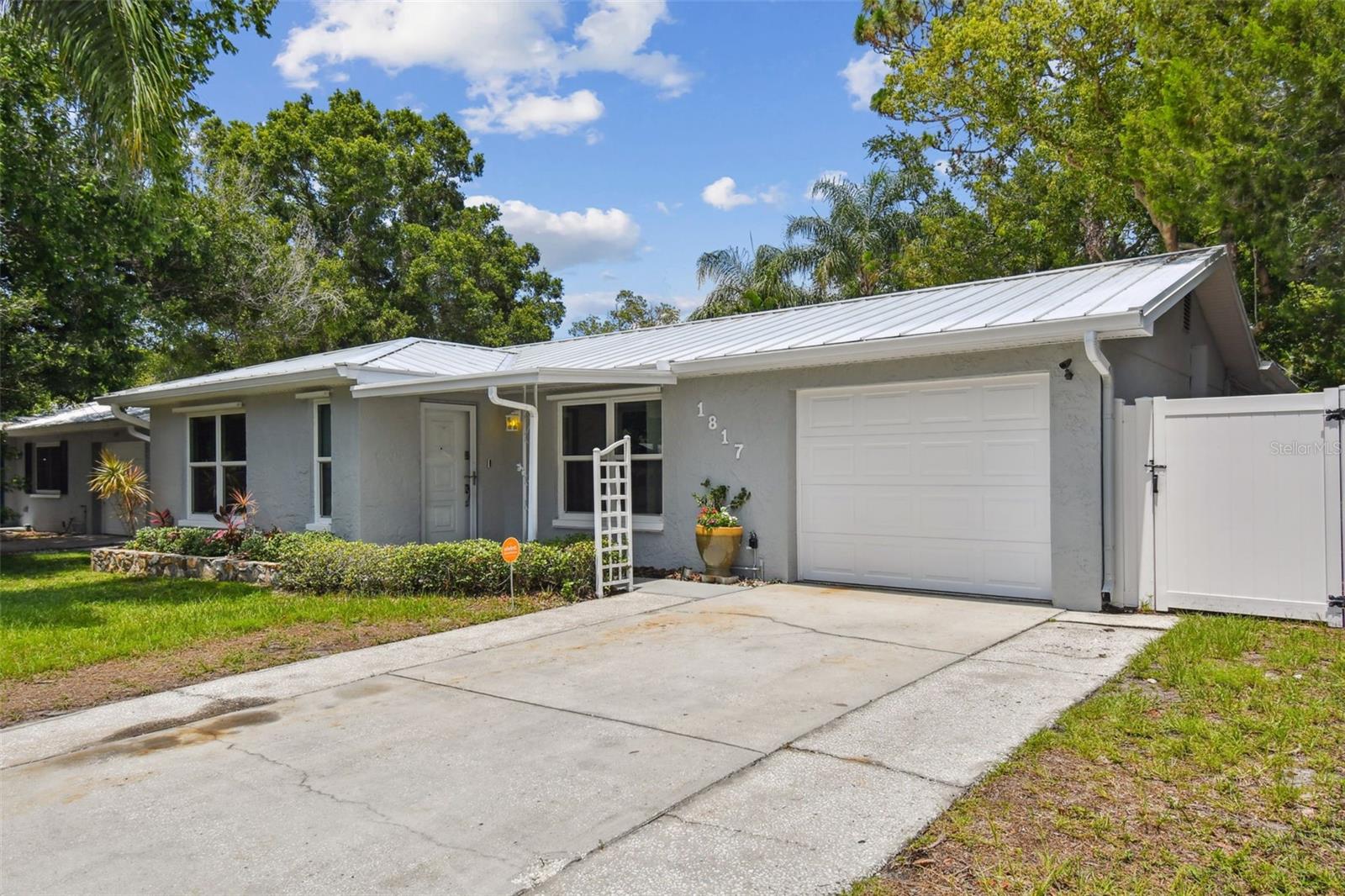 1817 West Drive