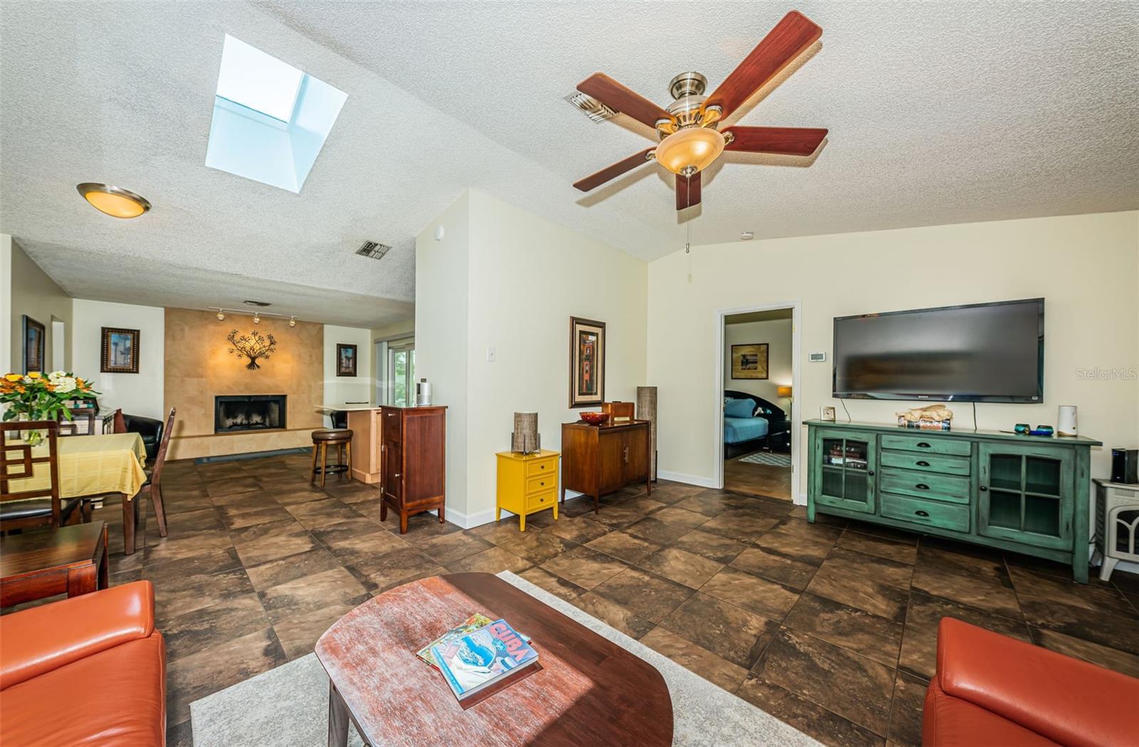 Open flow to kitchen, dining and family room