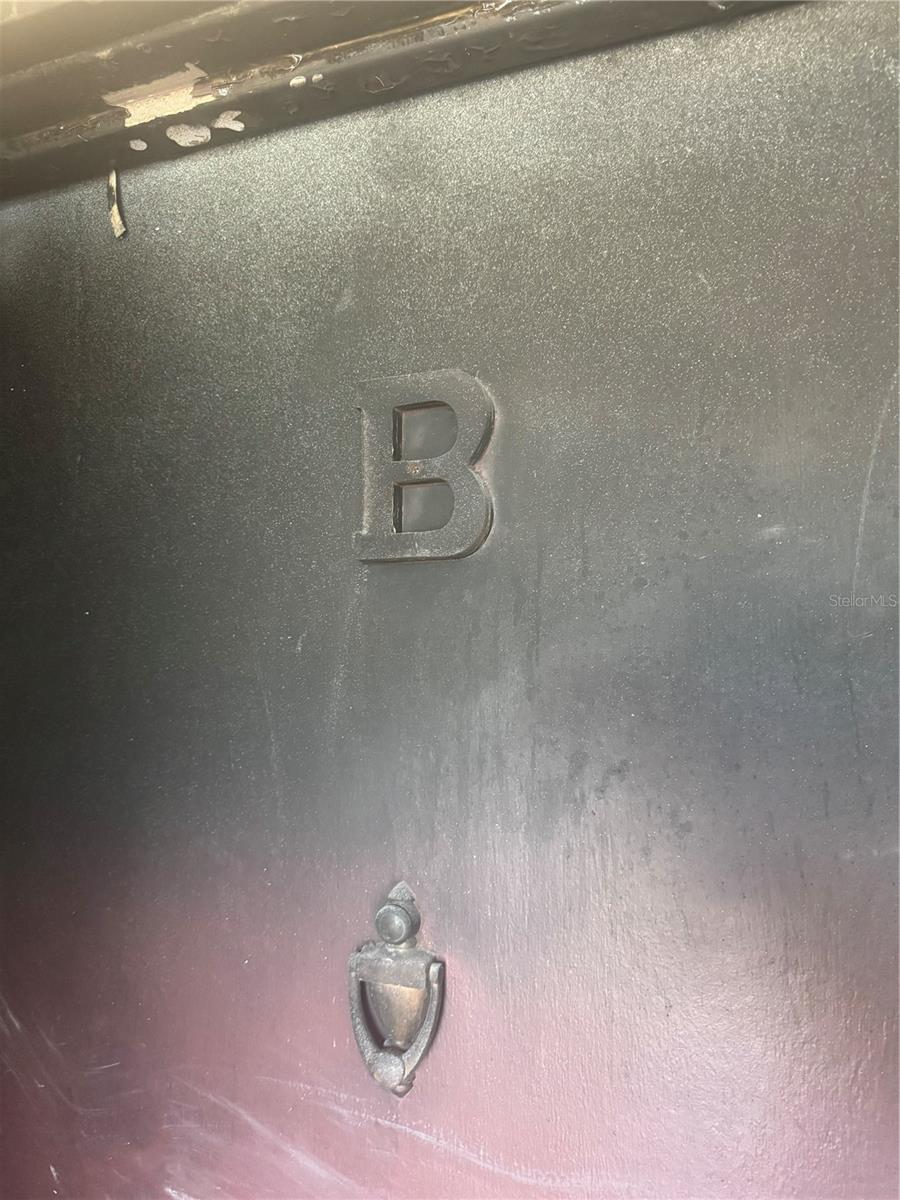 TB8391732