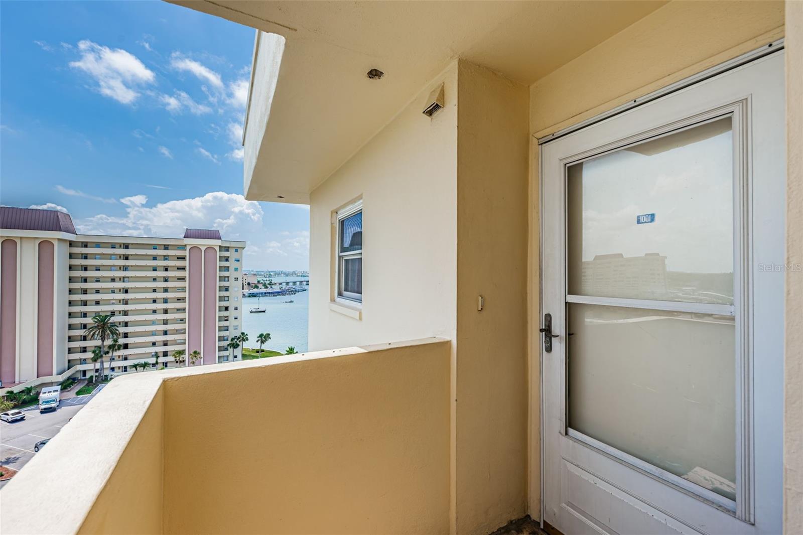 Front CORNER door
