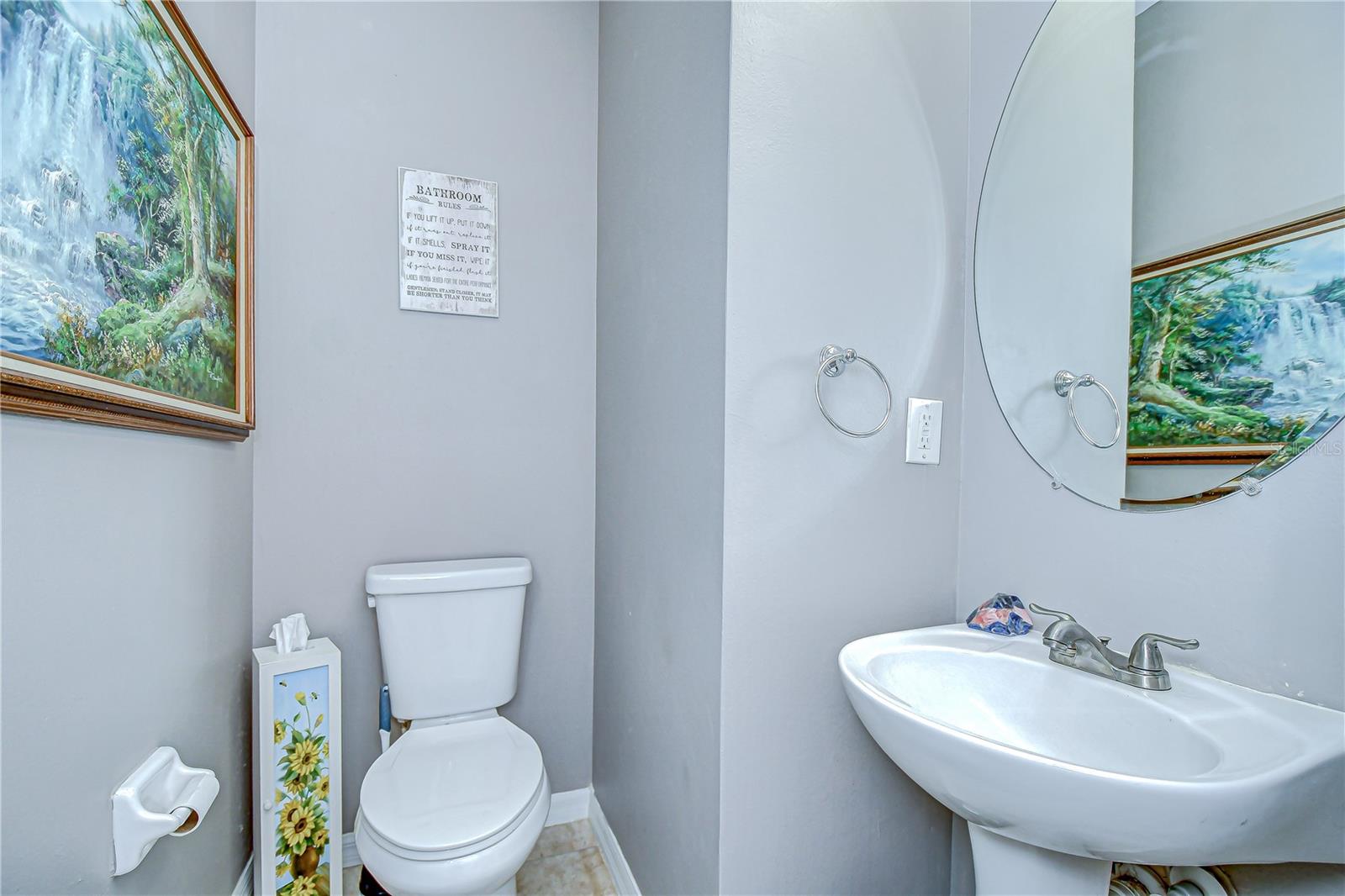 1/2 bathroom!