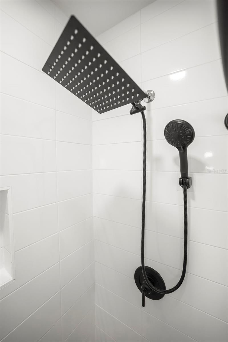 TB8391756
