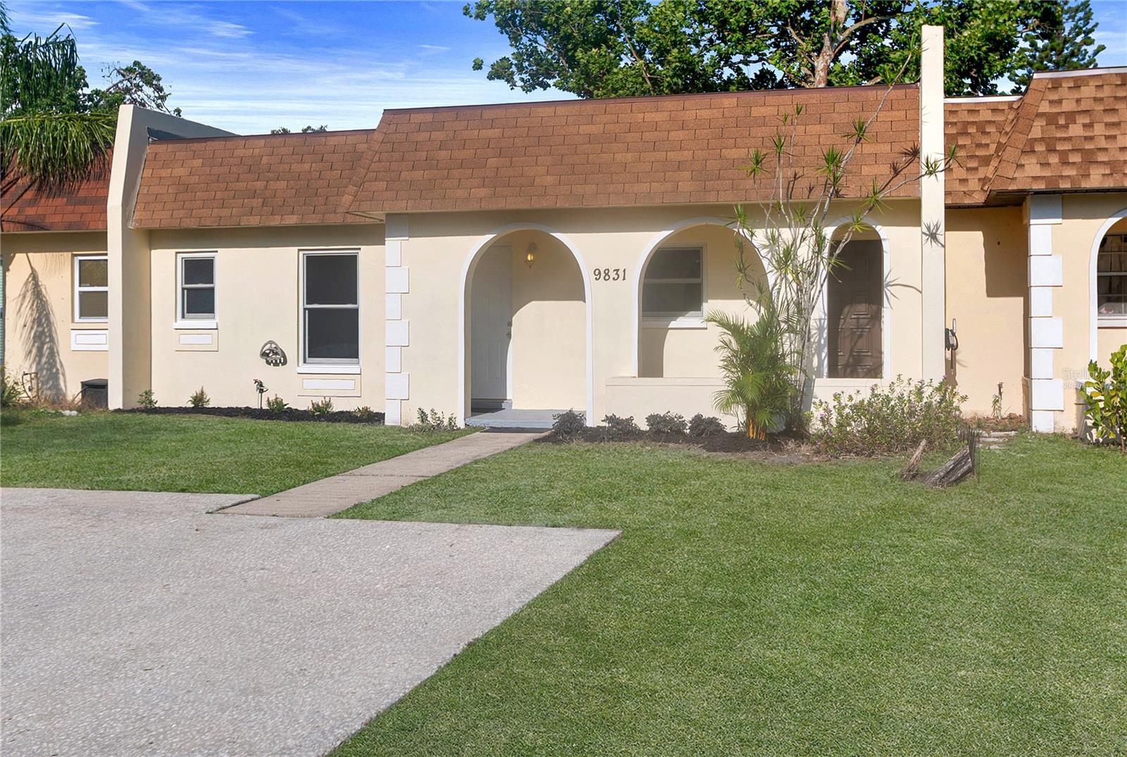 Virtually staged lawn