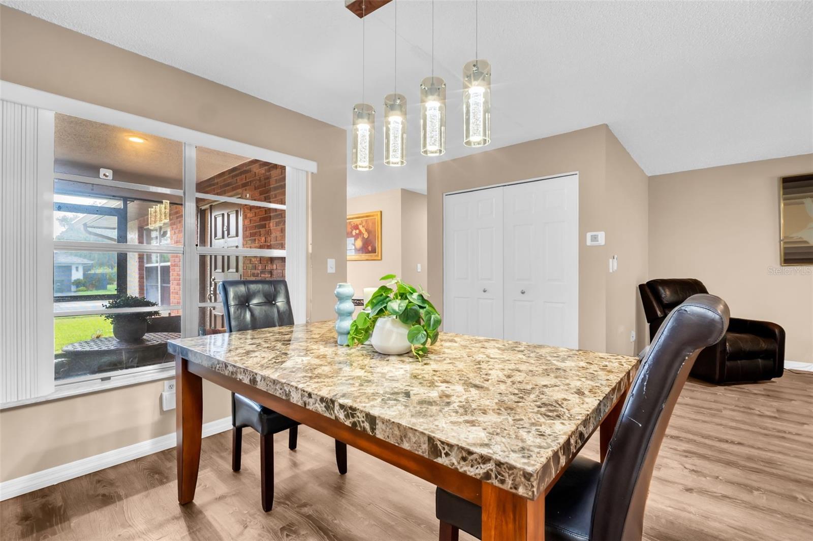 Natural light & an updated showstopping fixture~