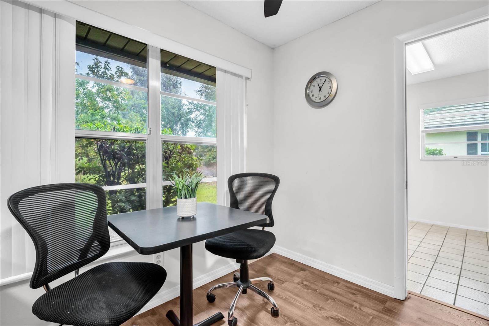 Eat-in-kitchen space for casual dining~