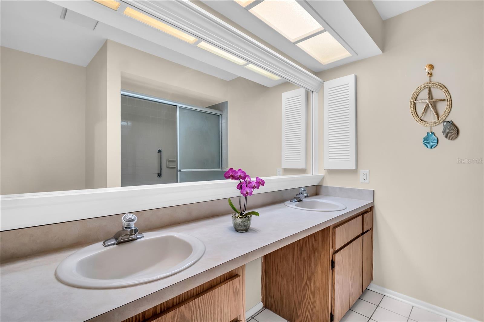Master en-suite with dual sinks & vanity space~