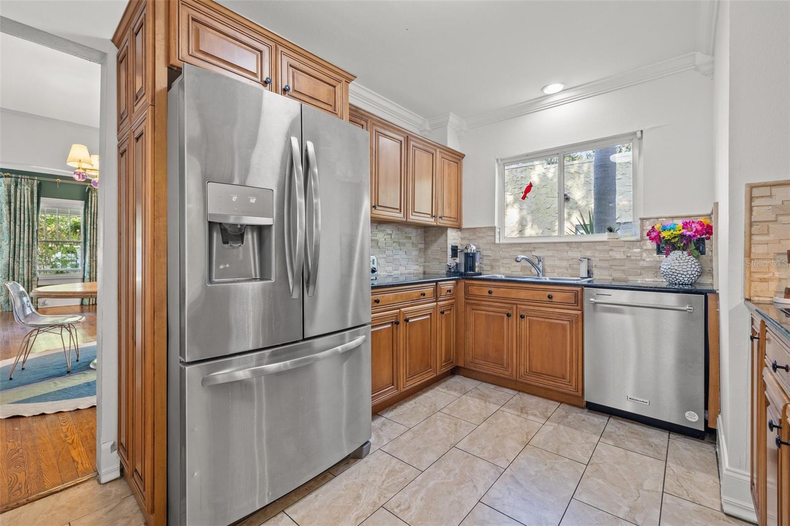 DUAL VANITY WITH CUSTOM CABINETRY