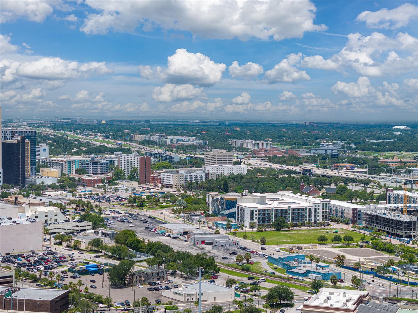 Close to the Airport and International Plaza and Baystreet
