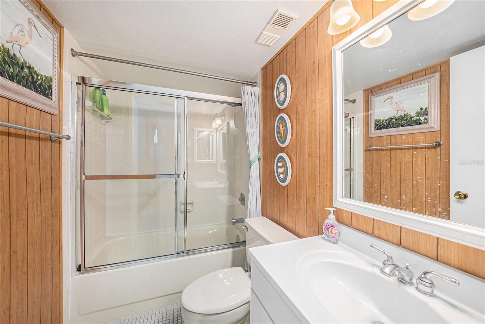 2nd Bathroom