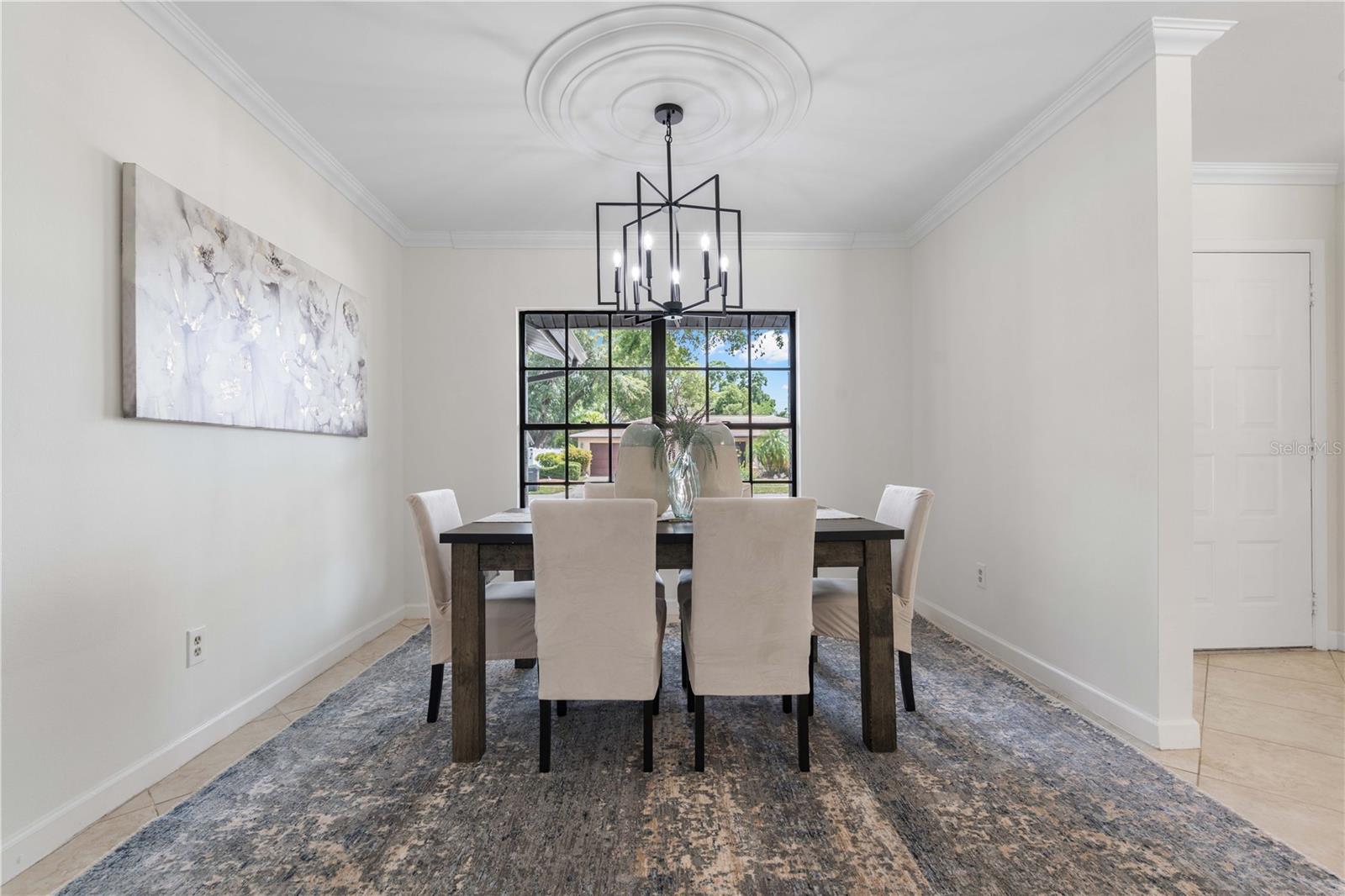 Dining Room Centered