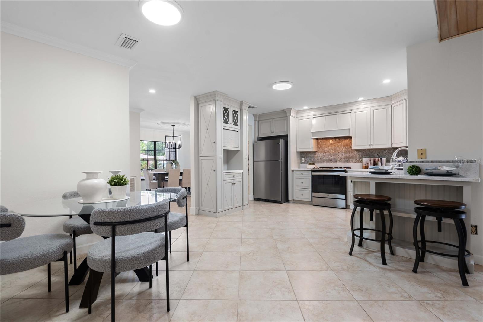 Kitchen & Breakfast Nook