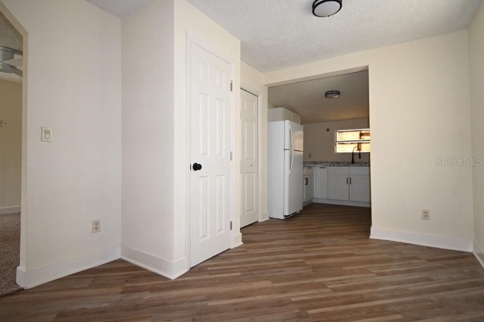 KITCHEN ENTRY WITH EXTERIOR DOOR