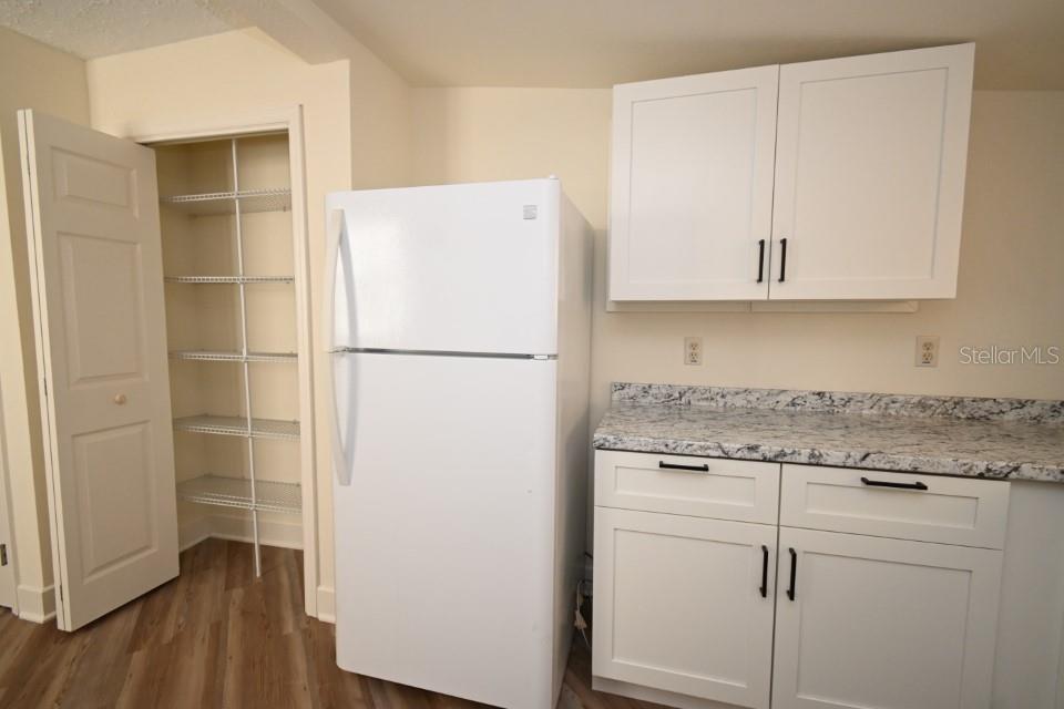 CLOSET PANTRY