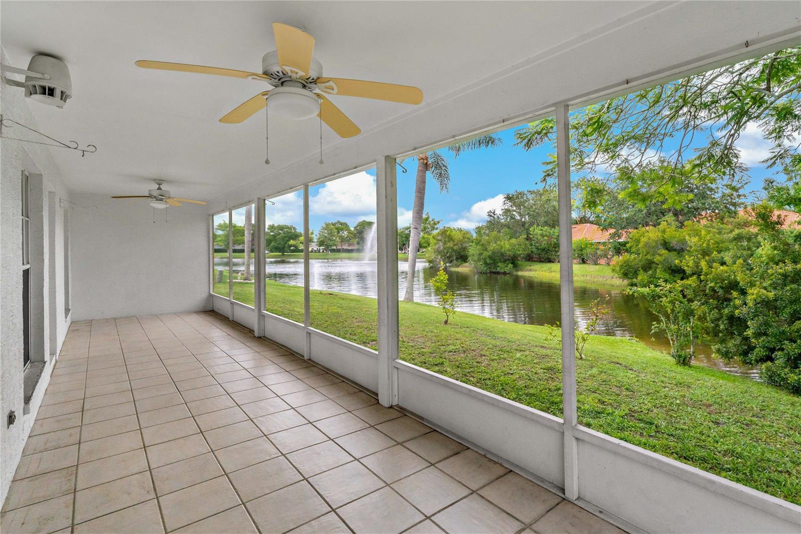 Lanai / Screened Patio / Water View