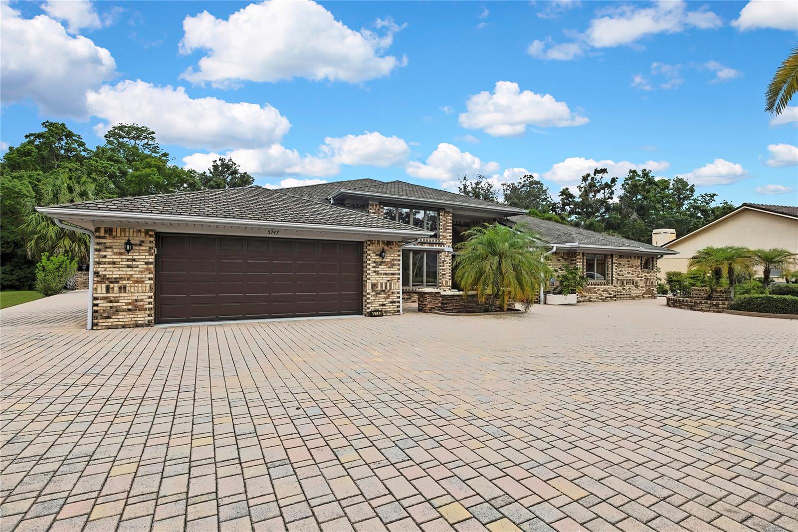 Oversized 2 car garage
