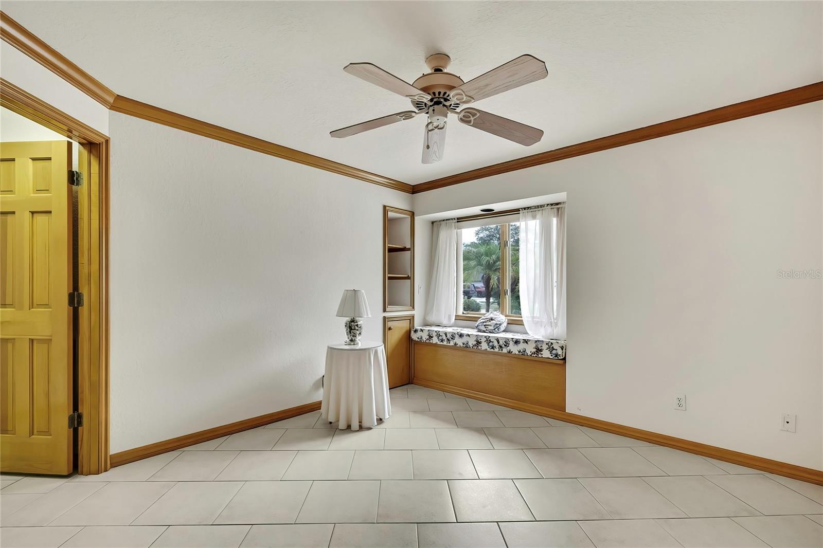 Bedroom 2 with bench seat