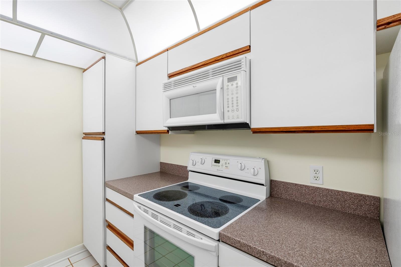 Light and bright kitchen