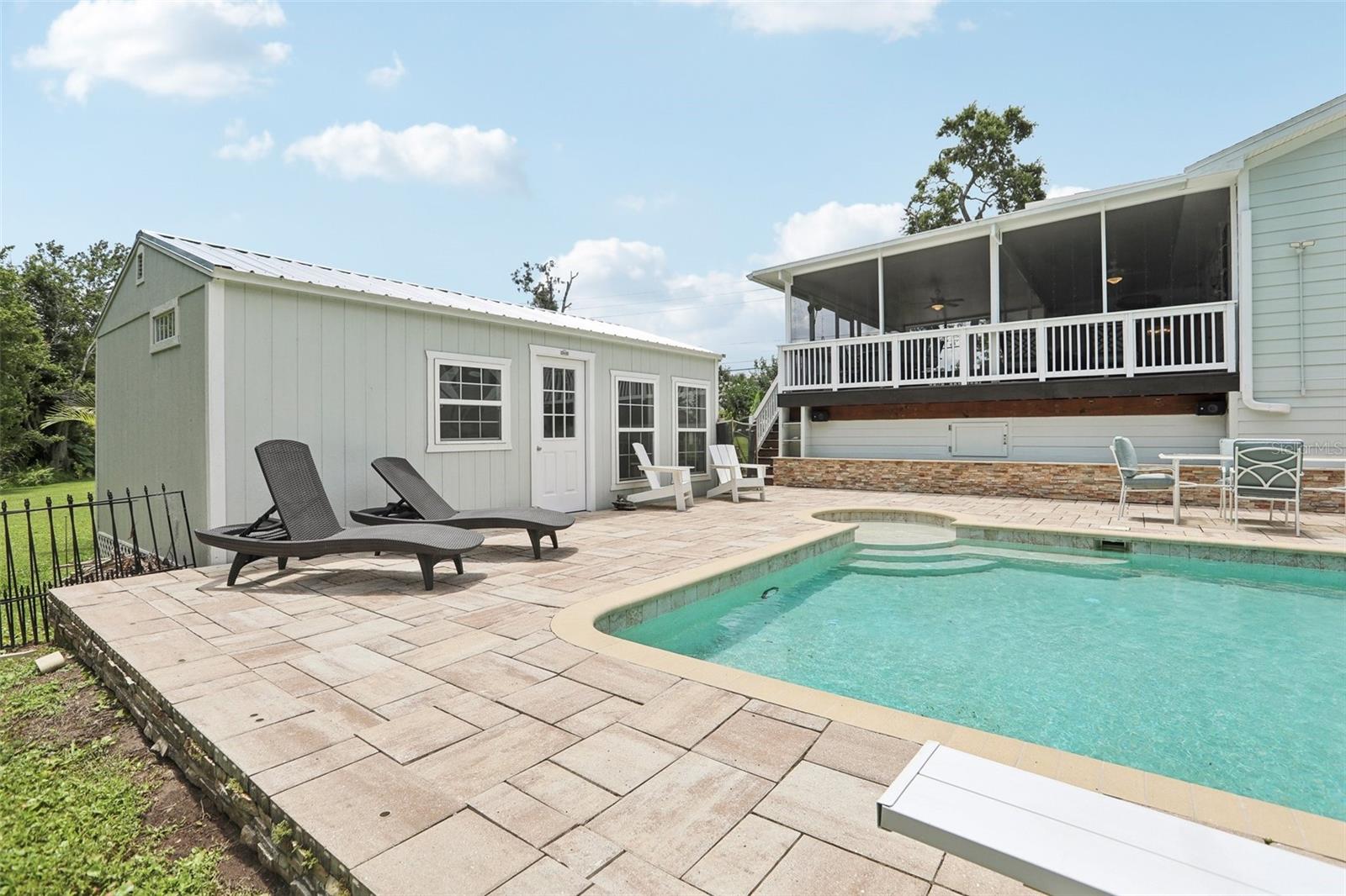 Pool house
