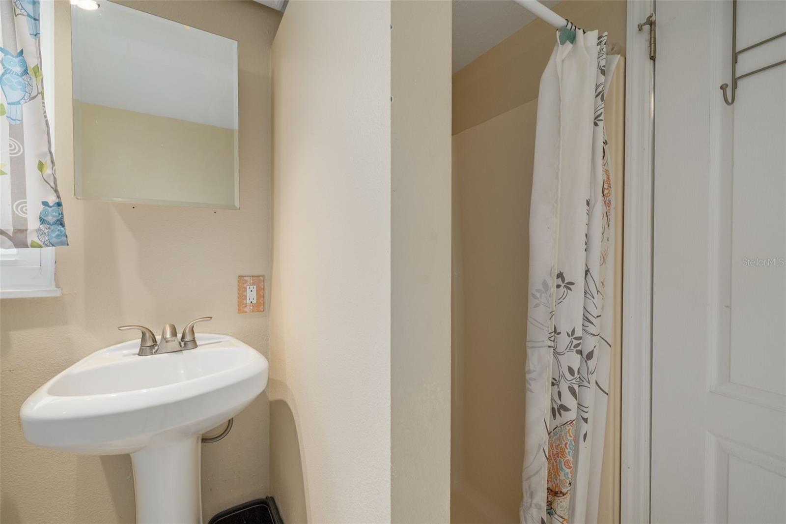 2nd level guest bath
