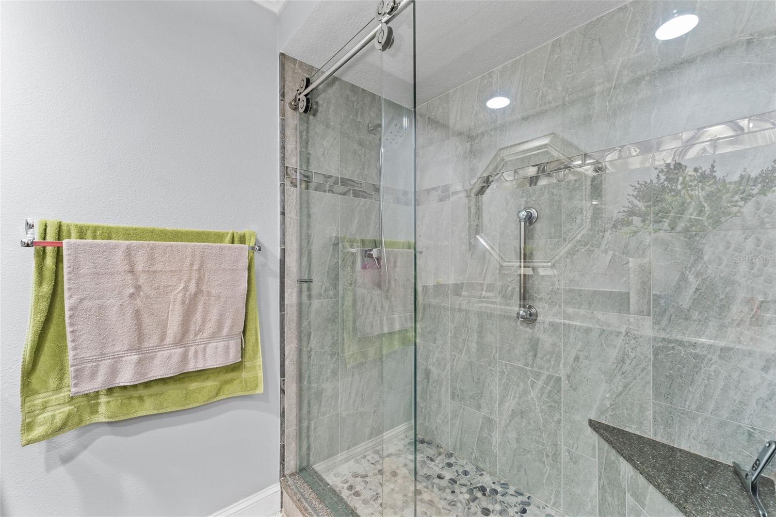 Primary en-suite bathroom