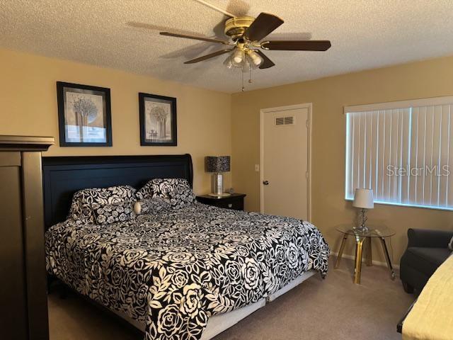 Primary bedroom has lots pf room