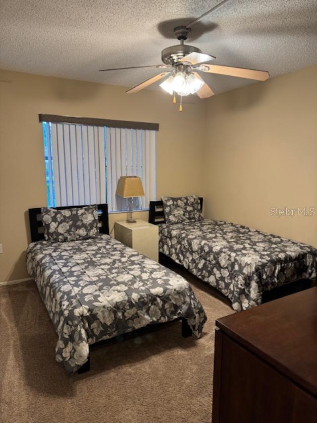 2nd bedroom with twin beds