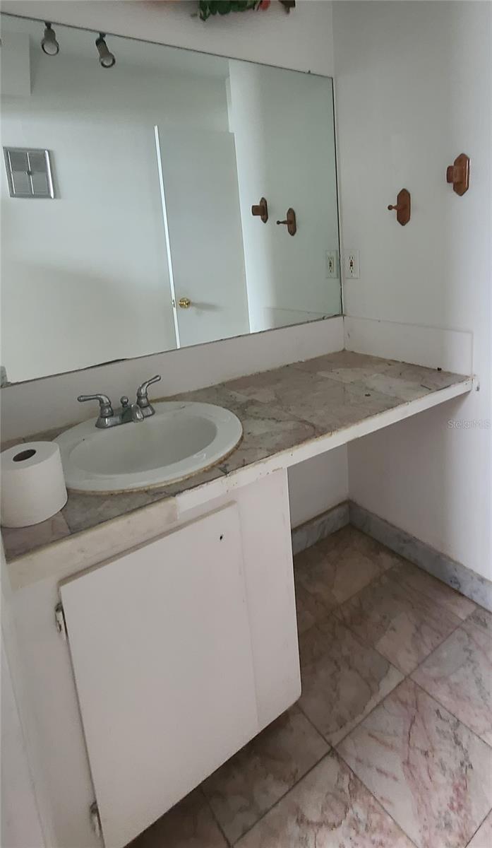 vanity/dressing table
