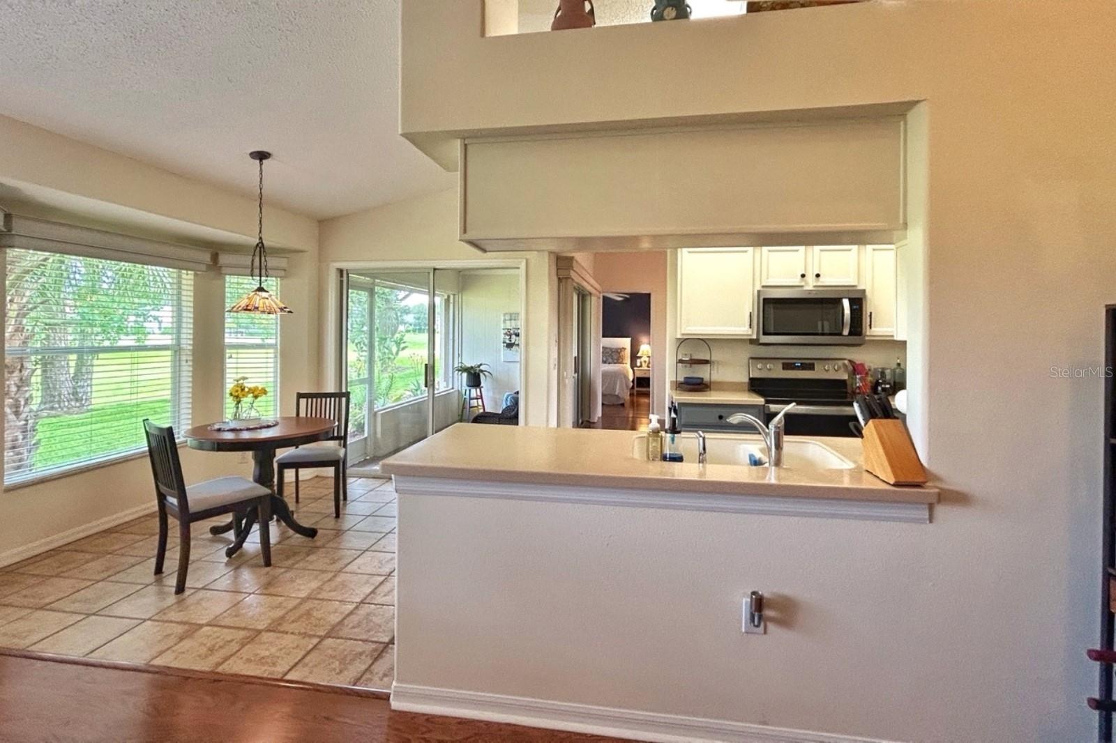 Kitchen/Dinette area