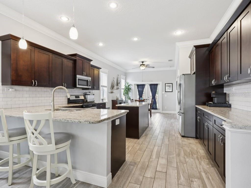Kitchen with Breakfast Bar