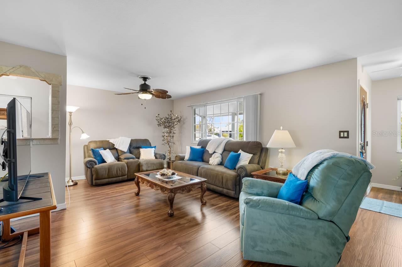 Living Room-Laminate floor