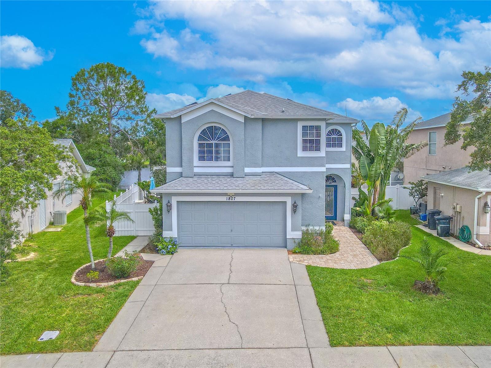 3-bedroom, 2.5-bath POOL HOME (PLUS office or Bonus Room)