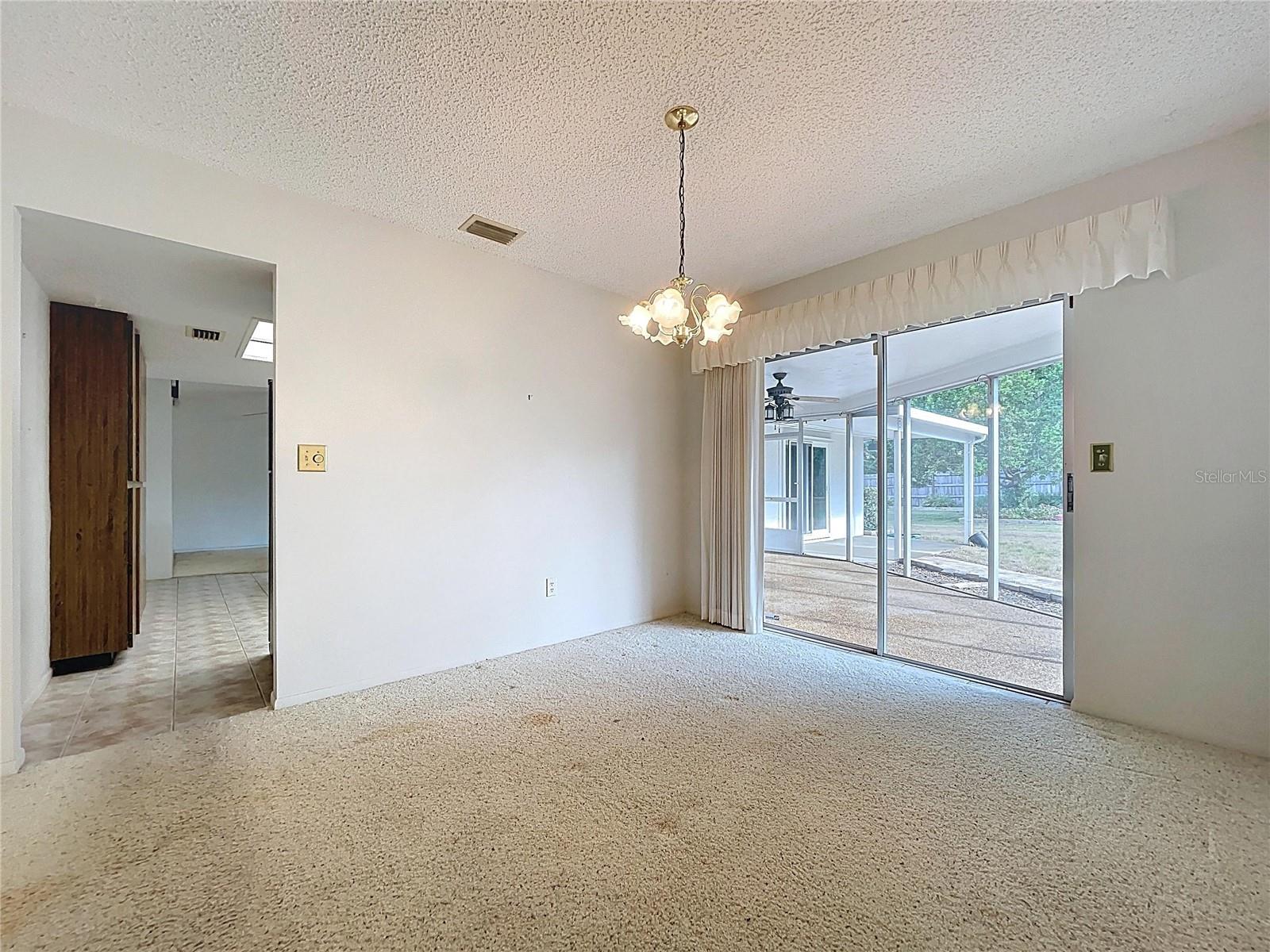 Dining room.