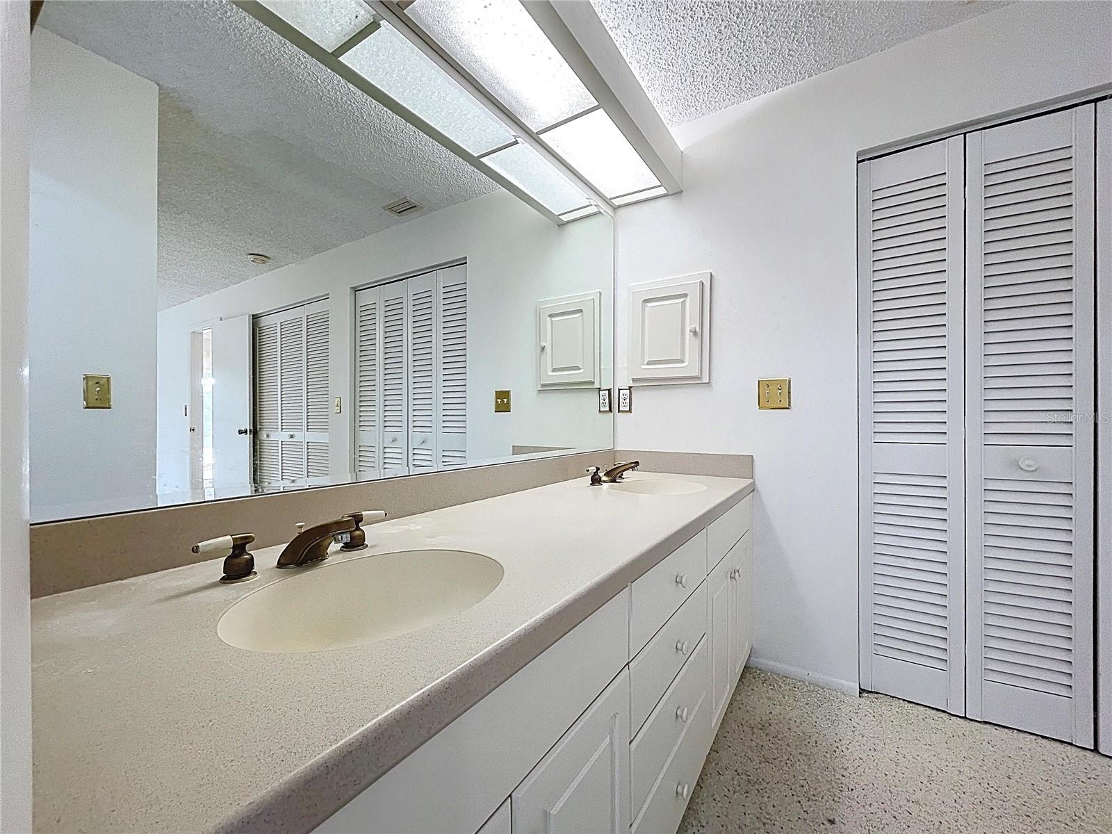 Primary en-suite bathroom.