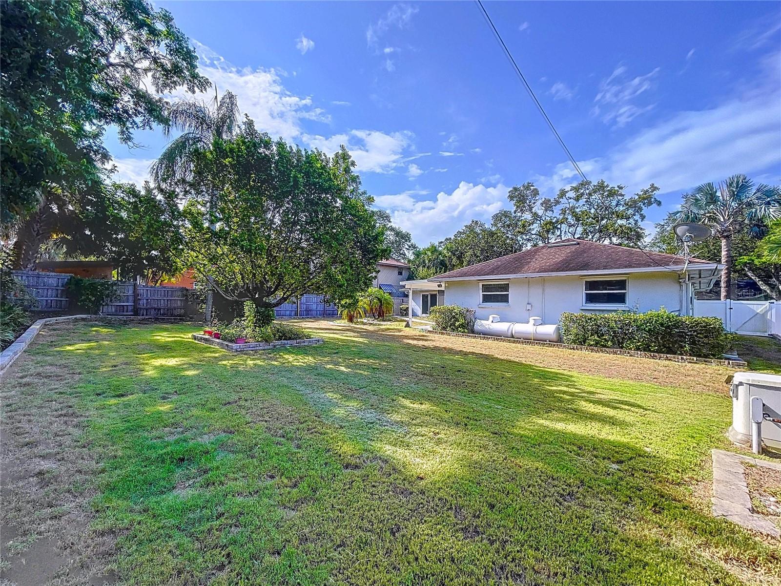 1/4 acre lot offers plenty of outdoor space to add a pool, a playground, BBQ space or a dog run.