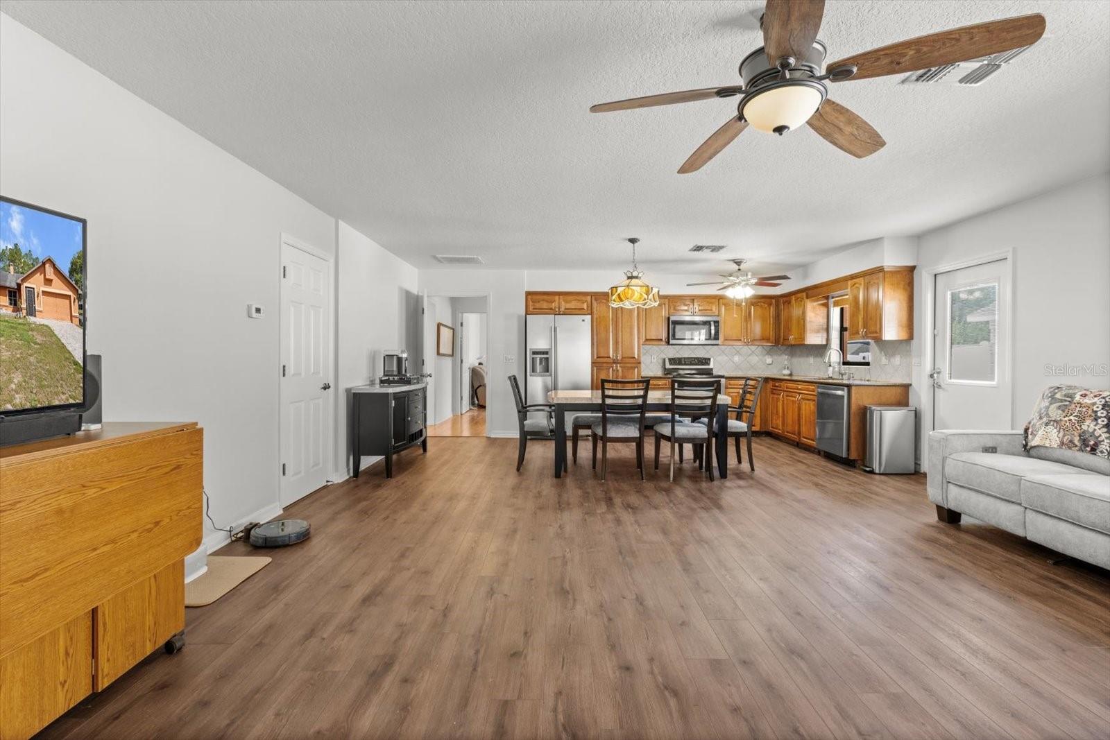 Suite Kitchen/ family room combination