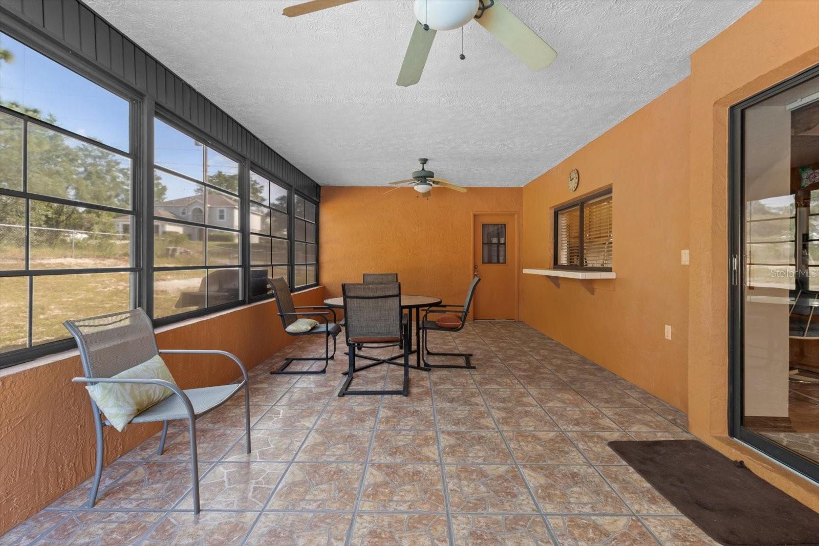 Enclosed lanai