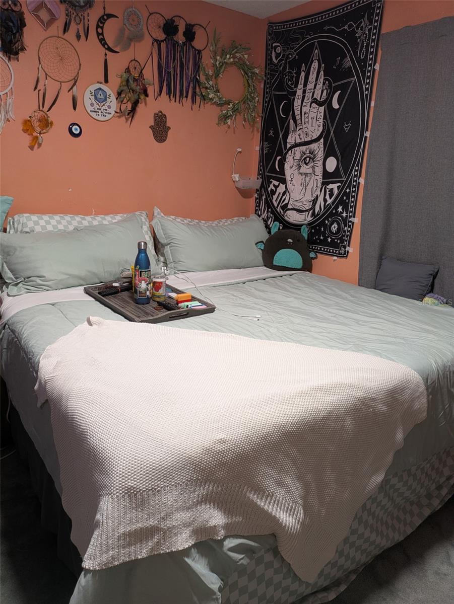 2nd bedroom