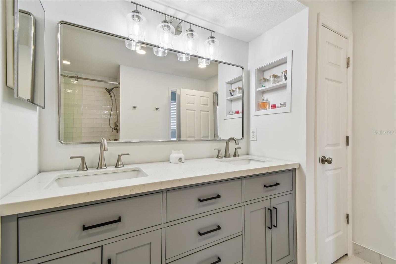 Double vanity, New lighting, Quartz counters