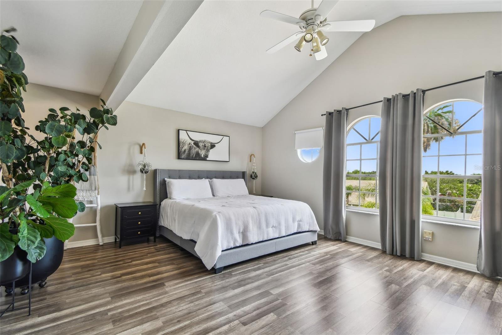 Fourth bedroom and home office