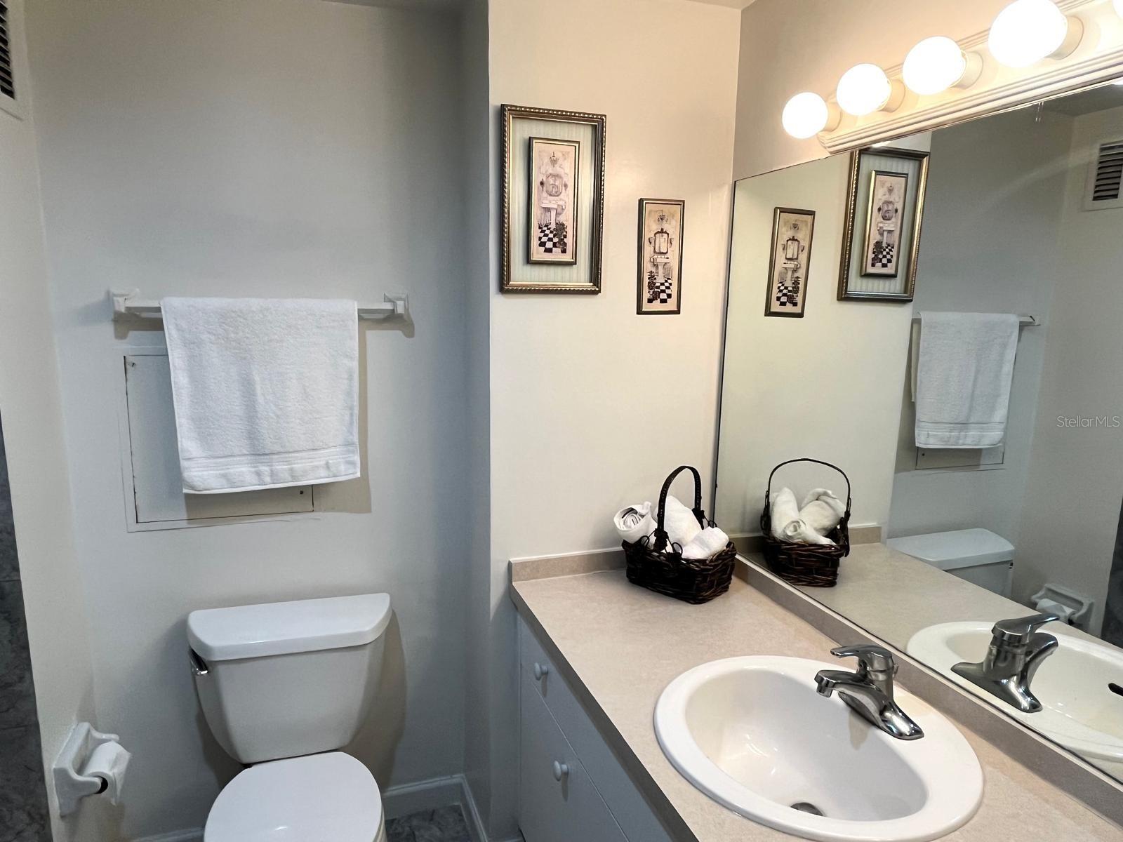 2nd Bathroom